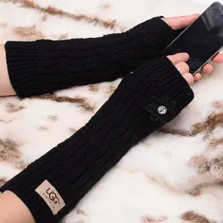 UGG Cable-Knit Fingerless Arm Warmers Black Knit Gloves