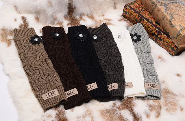 UGG Cable-Knit Fingerless Arm Warmers Black Knit Gloves 2