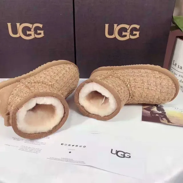 UGG Classic বেইজ বাদামী উভেন টুইড উপর শিয়ারলিং লাইন্ড কাফ স্নো বুট 6