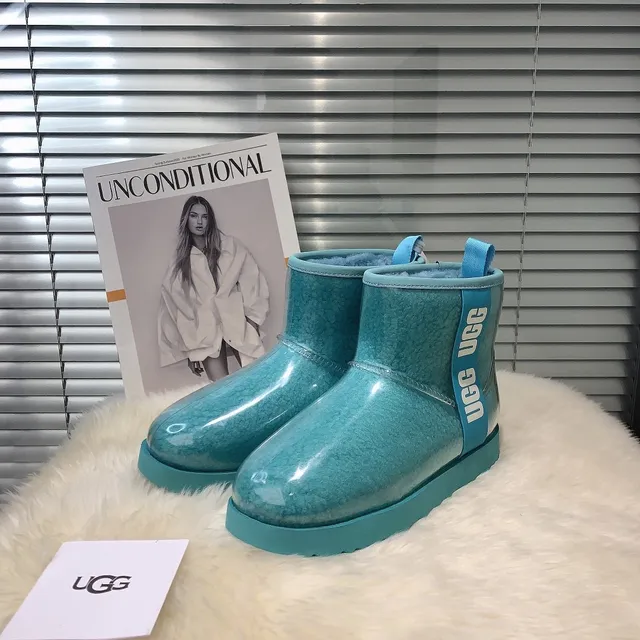 UGG Classic Mini 半透明水蓝色雪靴 3