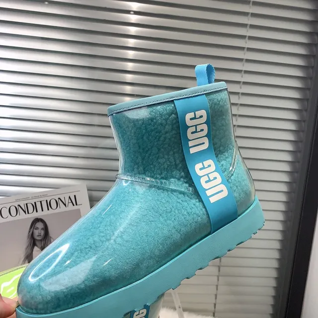 UGG Classic Mini 半透明水蓝色雪靴 4