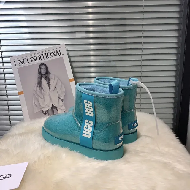 UGG Classic Mini 半透明水蓝色雪靴 5