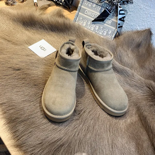 UGG Classic Short Suede Shearling-Lined Snow Boots 20