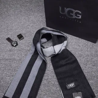 UGG ডোরা ডাবল-ফেসড ফ্রিঞ্জড ক্যাশমিয়ার শাল