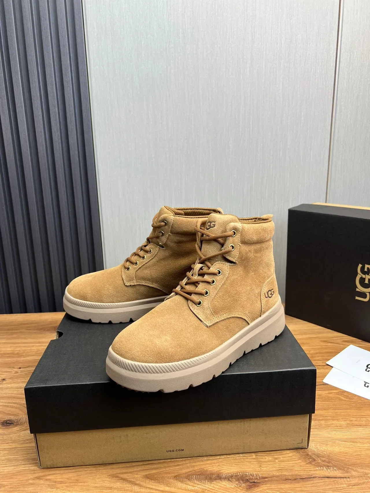 UGG Botas de Trabajo de Ante con Cordones y Plataforma Chunky 3