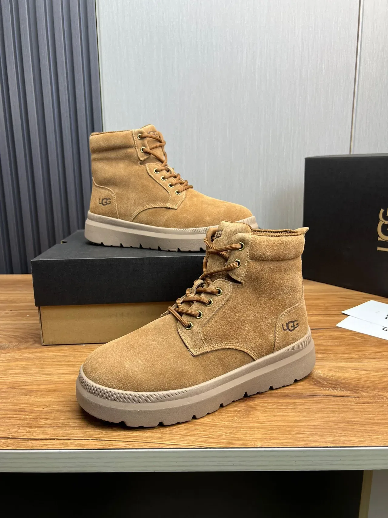 UGG Botas de Trabajo de Ante con Cordones y Plataforma Chunky 4