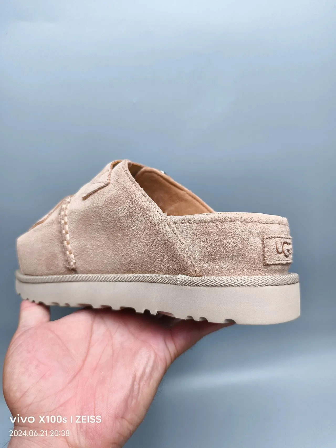 UGG Tasman 米色麂皮双带平台拖鞋 5
