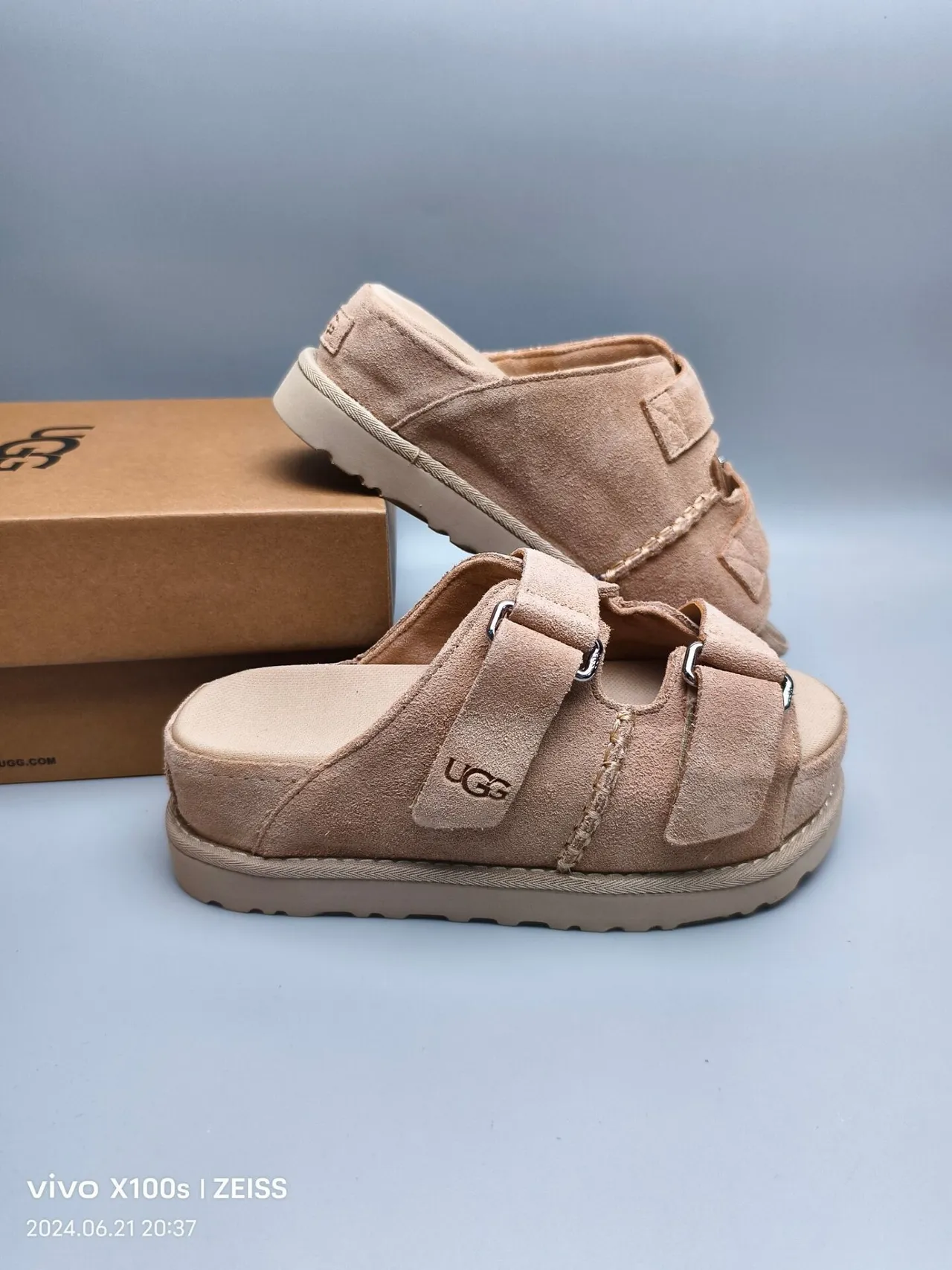 UGG Tasman 米色麂皮双带平台拖鞋 6