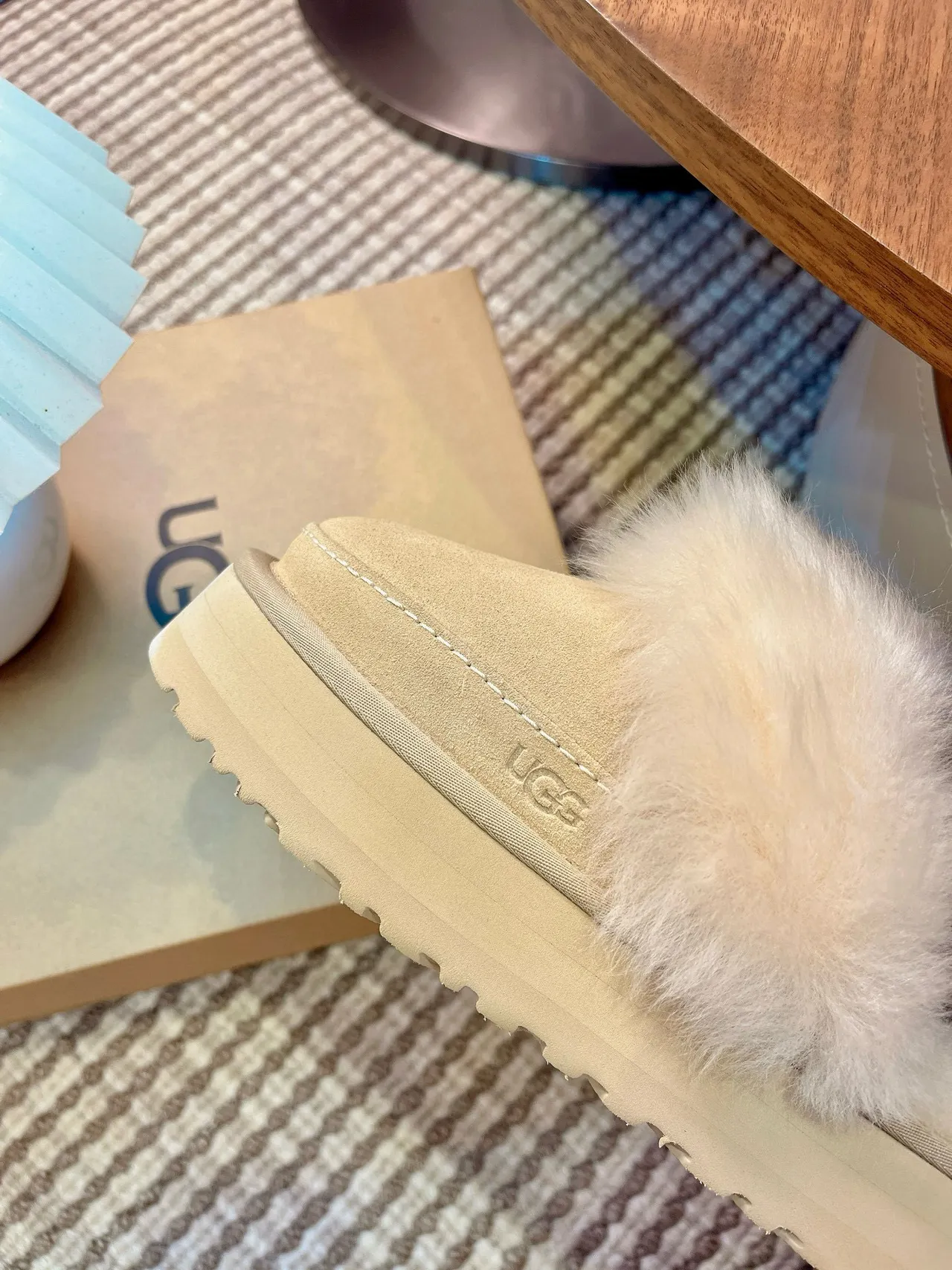 UGG Tasman 米色麂皮羊毛边平台拖鞋 8