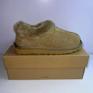 UGG Tasman 米色麂皮羊毛领休闲鞋
