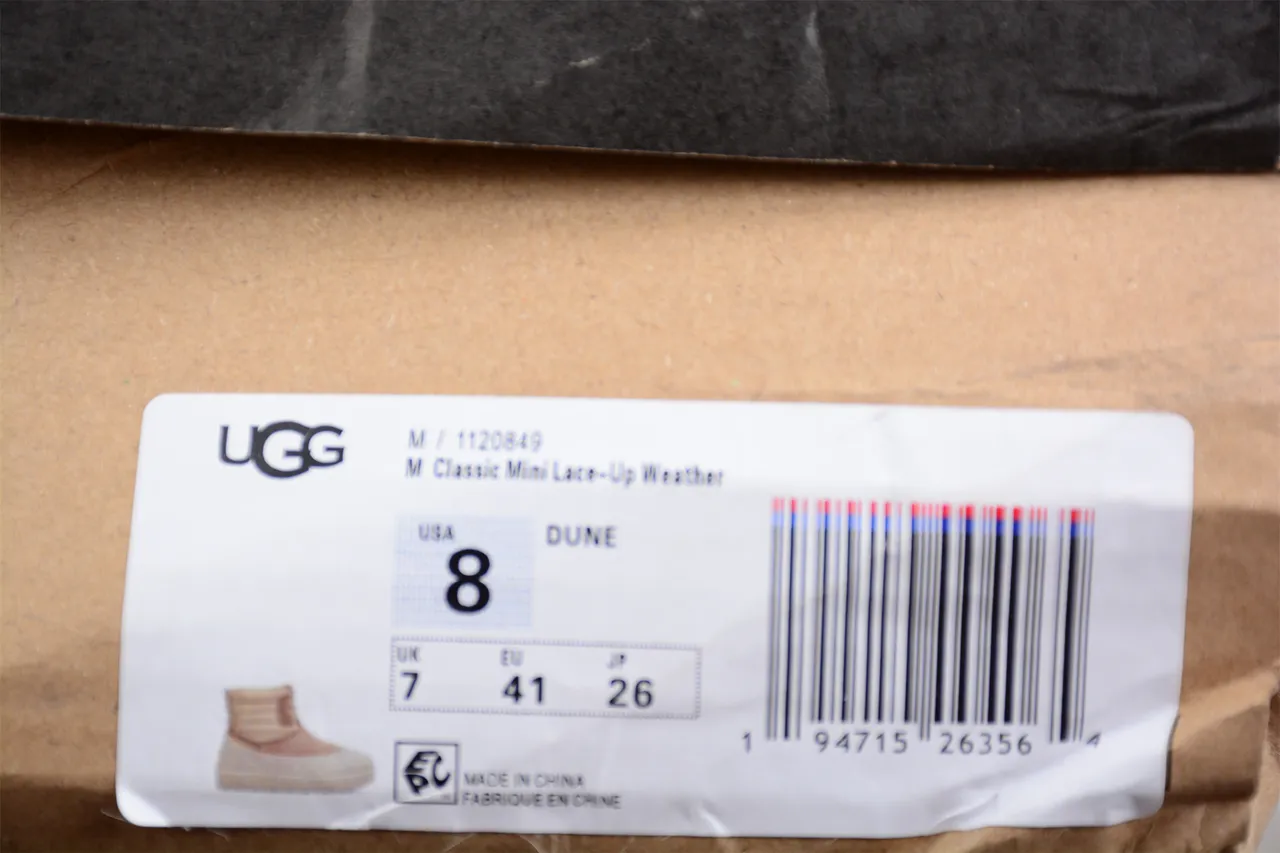 UGG Tasman Beige सफेद क्विल्टेड पफर कफ सुड ऊपरी बर्फ के जूते 2