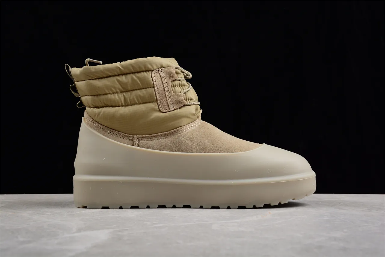UGG Tasman Beige सफेद क्विल्टेड पफर कफ सुड ऊपरी बर्फ के जूते 10