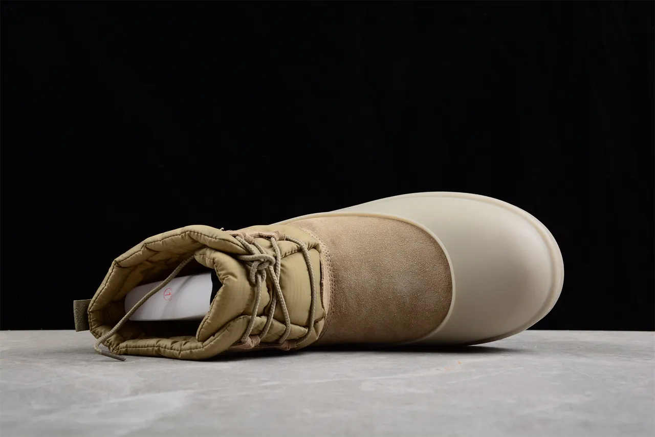 UGG Tasman Beige सफेद क्विल्टेड पफर कफ सुड ऊपरी बर्फ के जूते 11