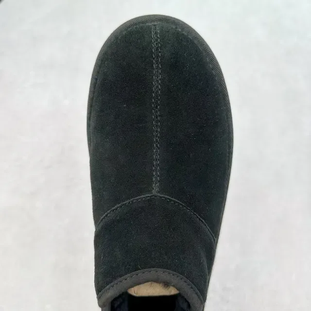 UGG Tasman 黑色羊毛绒鞋面 休闲鞋 4