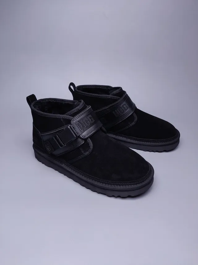 UGG Tasman Botas de Nieve de Ante Negro con Correa 2