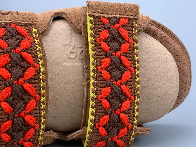 UGG Tasman Marrón Rojo Suela de Plataforma Correa Dual de Velcro Sandalias Casual 8