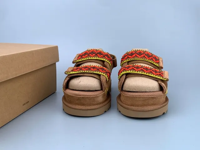 UGG Tasman Marrón Rojo Suela de Plataforma Correa Dual de Velcro Sandalias Casual 9