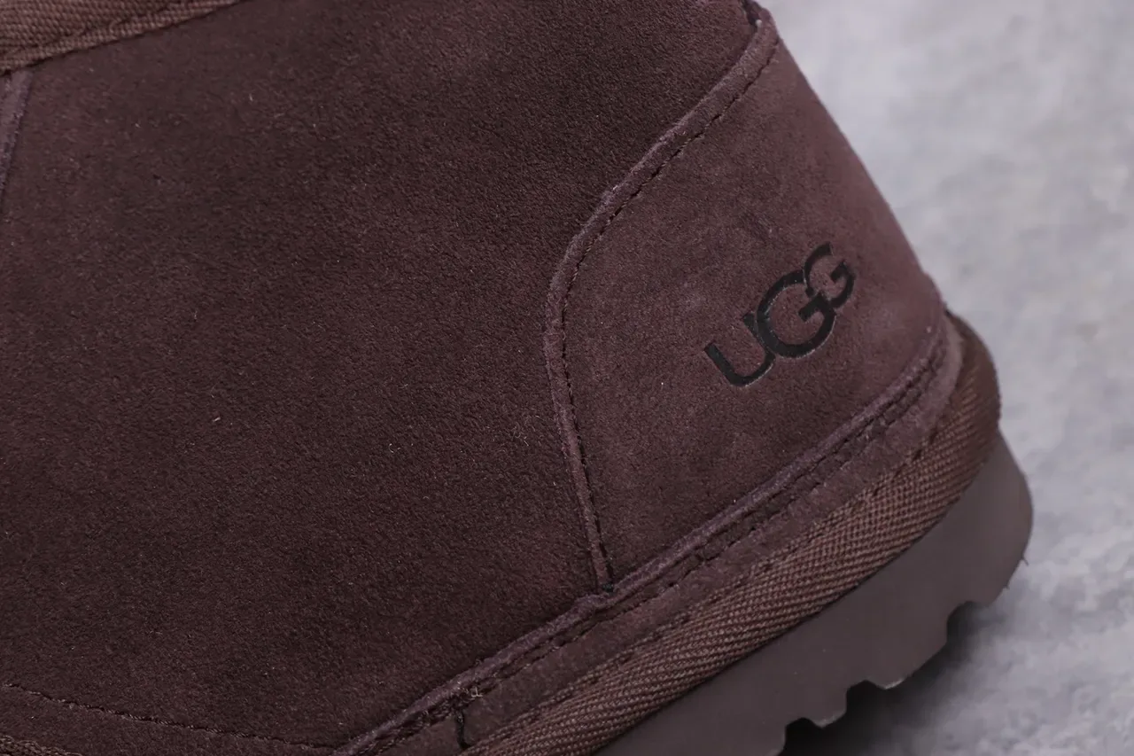 UGG Tasman Botas de Nieve Marrón de Ante con Forro de Borrego y Cordones 3