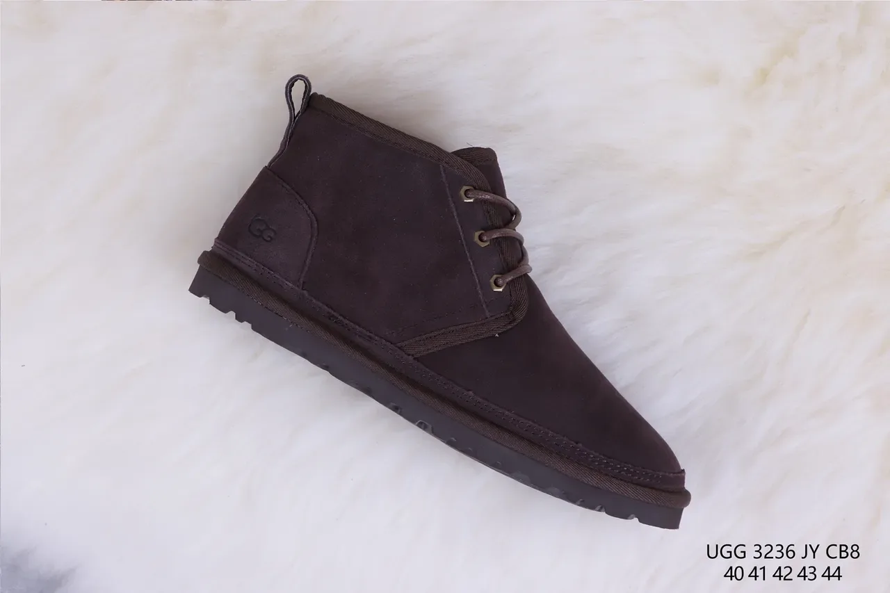 UGG Tasman Botas de Nieve Marrón de Ante con Forro de Borrego y Cordones 6