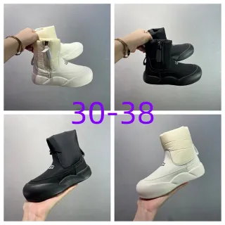 UGG Tasman 米白色拉链雪靴