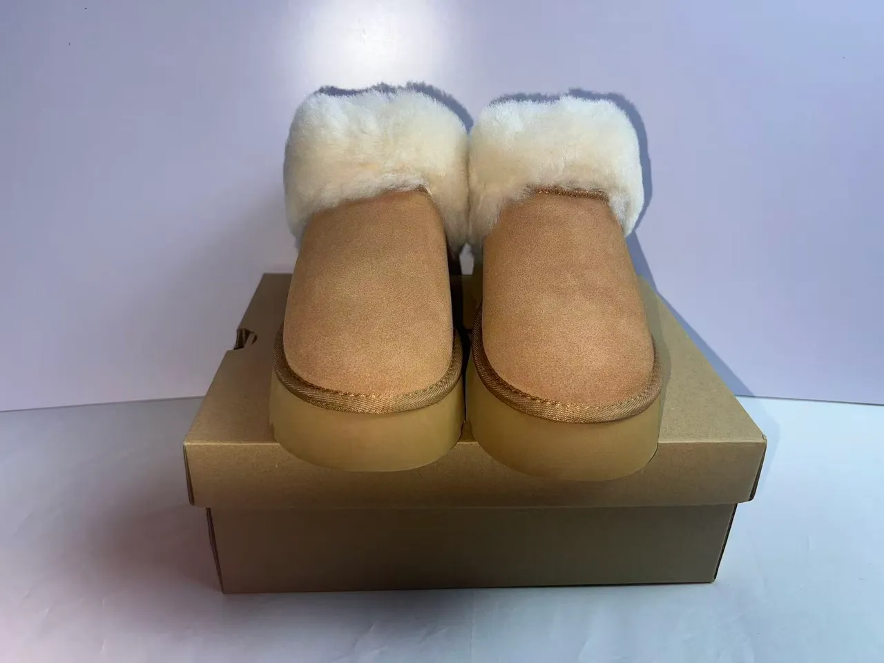 UGG Tasman Tan भेड़िया फर वाली प्लेटफॉर्म स्नो बूट 2