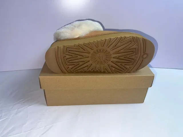 UGG Tasman Tan भेड़िया फर वाली प्लेटफॉर्म स्नो बूट 6
