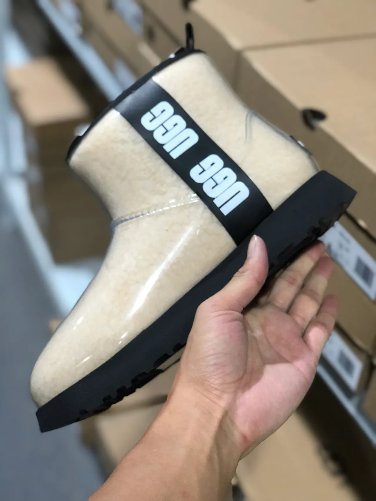 UGG Ultra Mini 透明羊毛雪靴 4