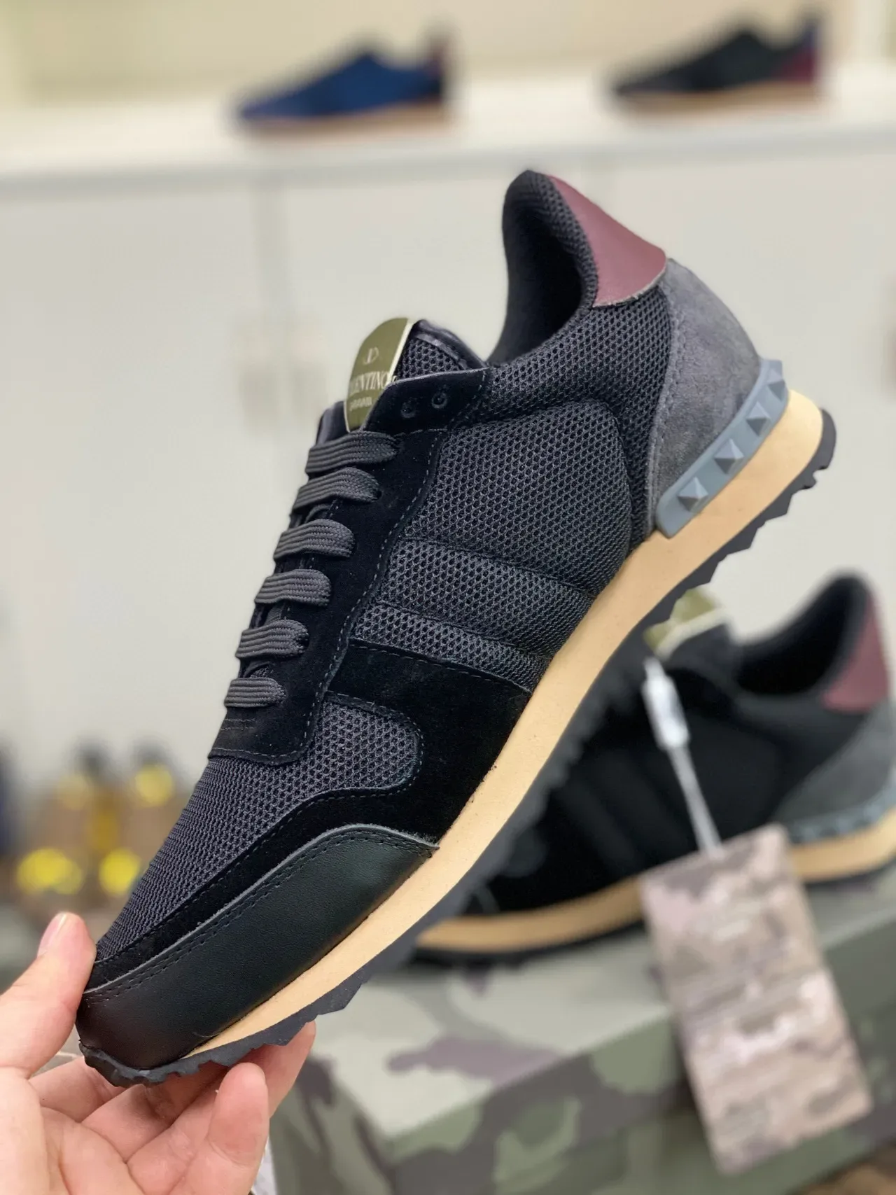Valentino Noir Beige Maille Et Daim Supérieur Talon Spiked Caoutchouc Sneakers Lifestyle 2