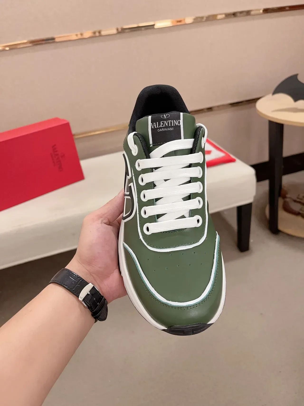 Valentino Vert Blanc Olive Cuir Supérieur Oversized VLTN Logo Lifestyle Sneakers 5