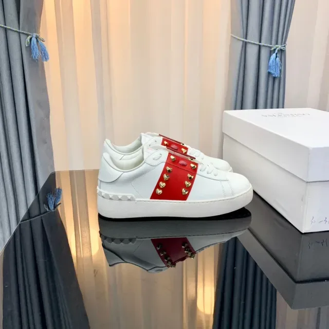 Valentino Rockstud Studded লাল স্ট্র্যাপ সাদা লাইফস্টাইল স্নিকার 6