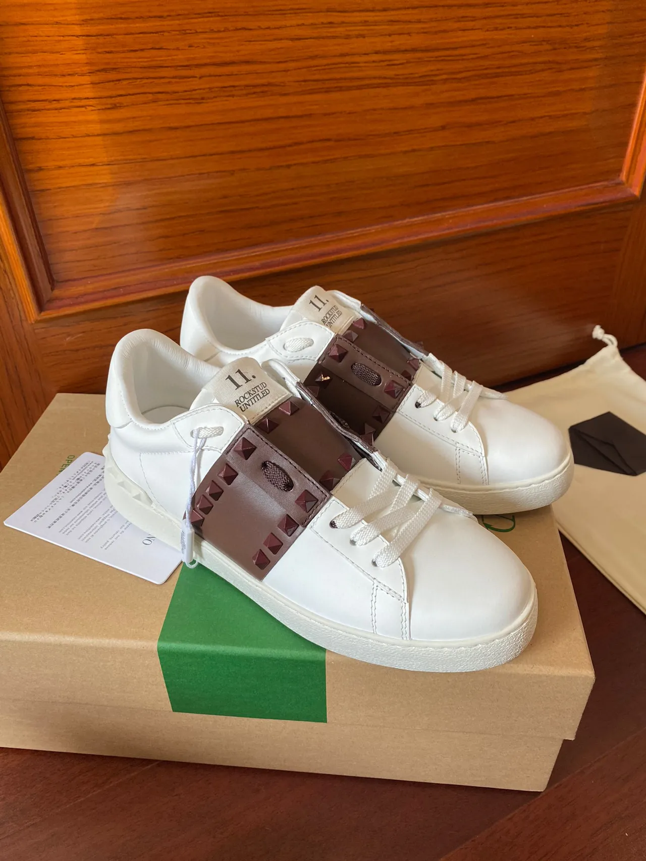 Valentino Rockstud Branco Marrom Couro Tira Stud-Accented Estilo de Vida Tênis 2