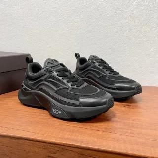Valentino Runner tênis chunky pretos monocromáticos