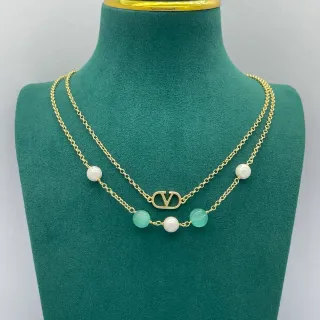 Valentino VLogo মুক্তা ও চালসেডোনি ডাবল চেইন নেকলেস