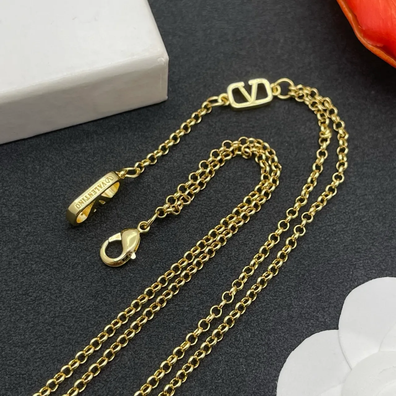 Valentino VLogo Collier Perles et Calcedonie Double Chaîne 3