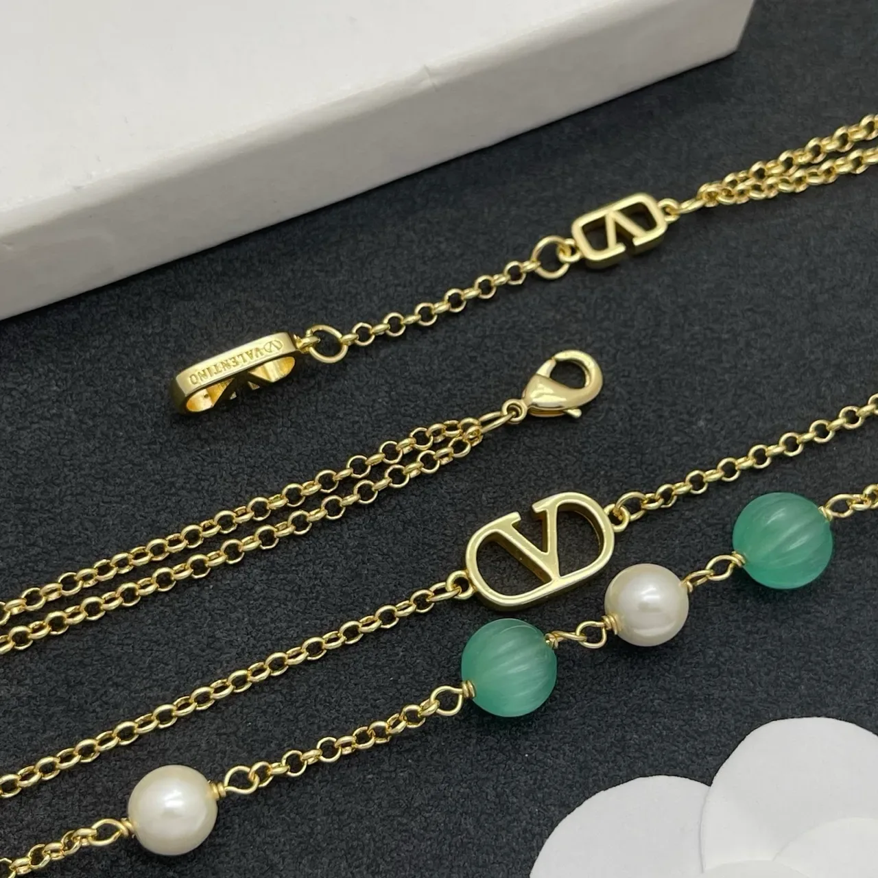 Valentino VLogo Collier Perles et Calcedonie Double Chaîne 4