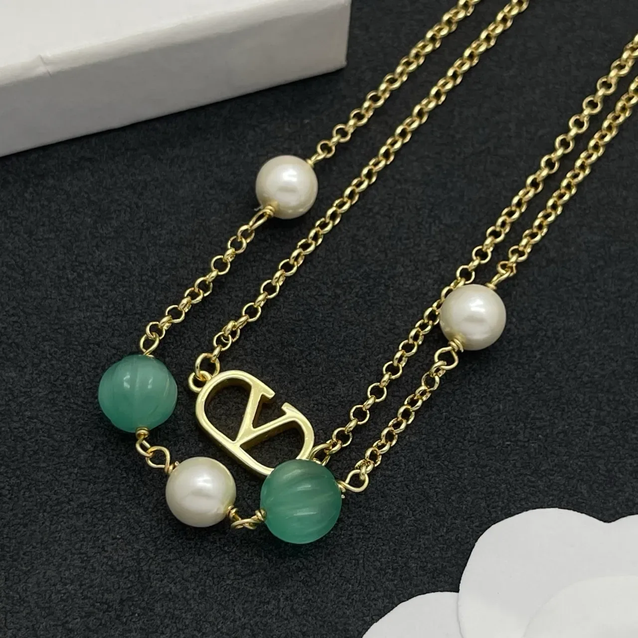 Valentino VLogo Collier Perles et Calcedonie Double Chaîne 6