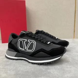 Valentino VLTN Runner काला ग्रे सिल्वर लाइफस्टाइल स्नीकर्स