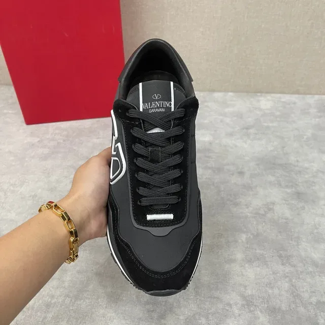 Valentino VLTN Runner 黑灰银生活方式运动鞋 3