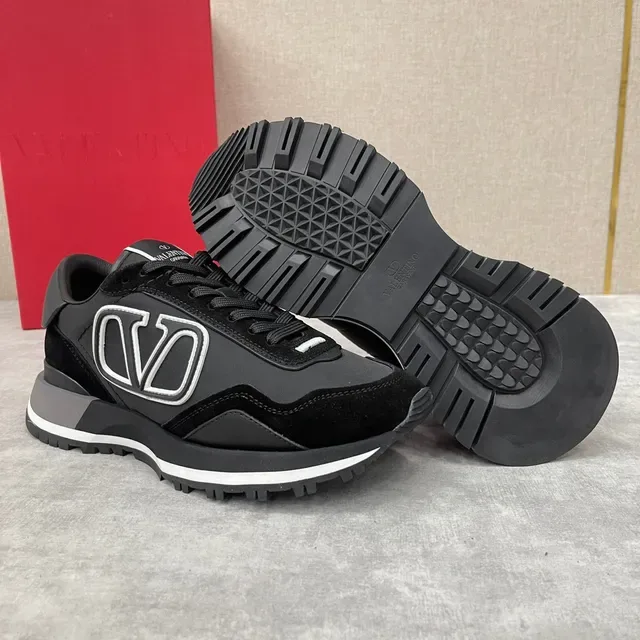 Valentino VLTN Runner 黑灰银生活方式运动鞋 4