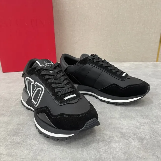 Valentino VLTN Runner 黑灰银生活方式运动鞋 8