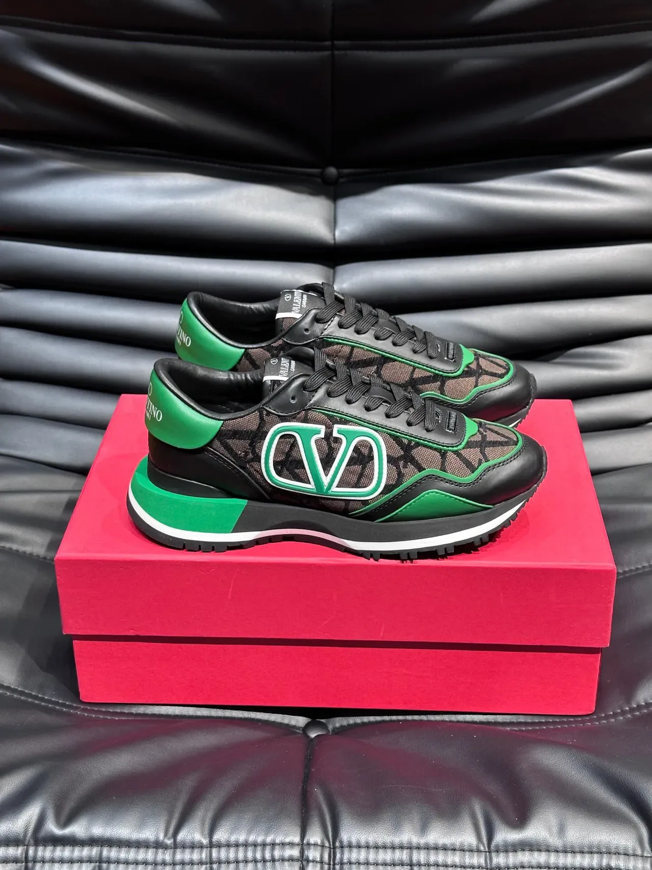 Valentino VLTN Runner সবুজ কালো Monogram Lifestyle Sneakers 4