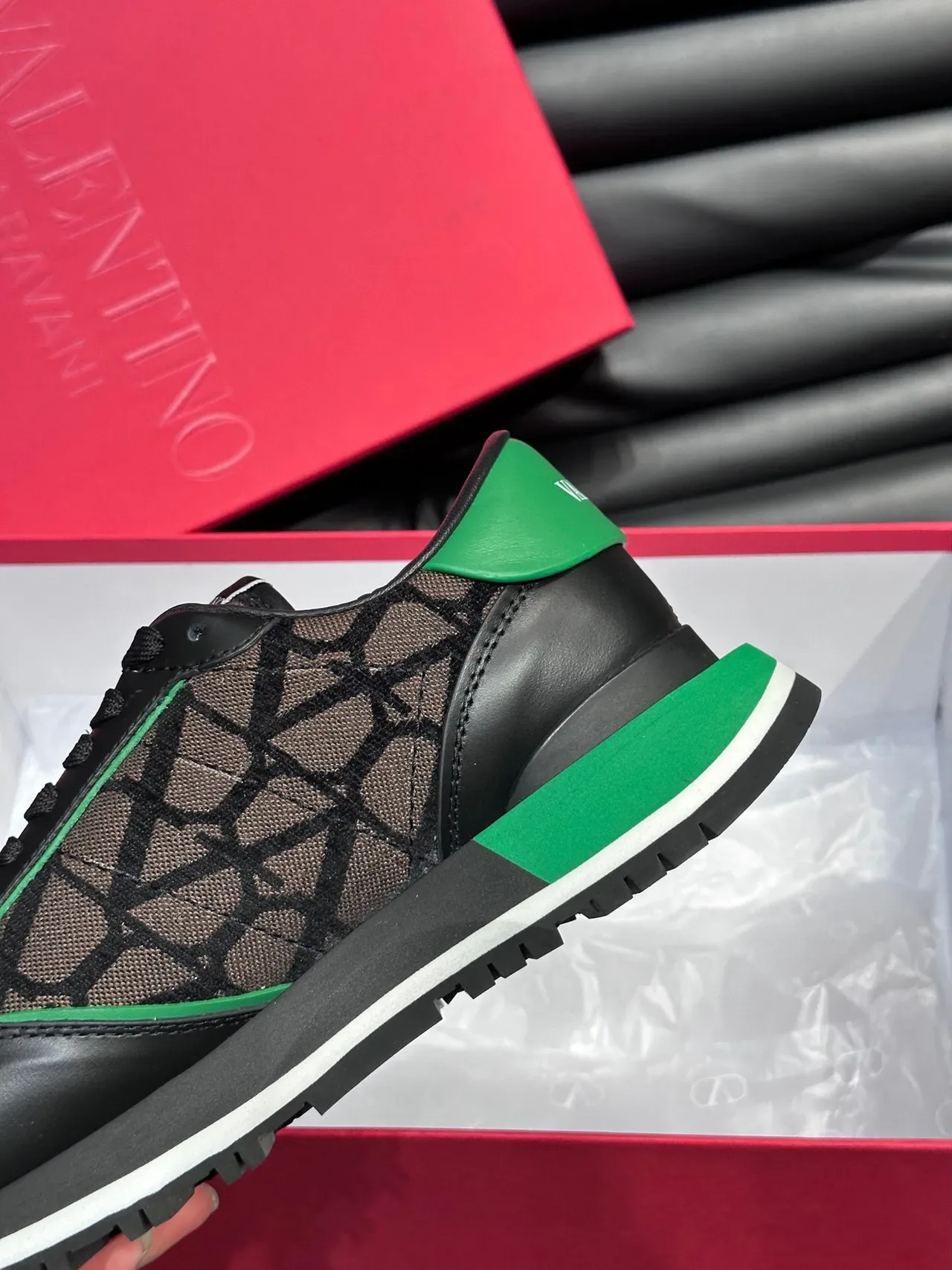 Valentino VLTN Runner সবুজ কালো Monogram Lifestyle Sneakers 6