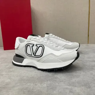 Valentino VLTN Runner सफेद काला ग्रे लाइफस्टाइल स्नीकर