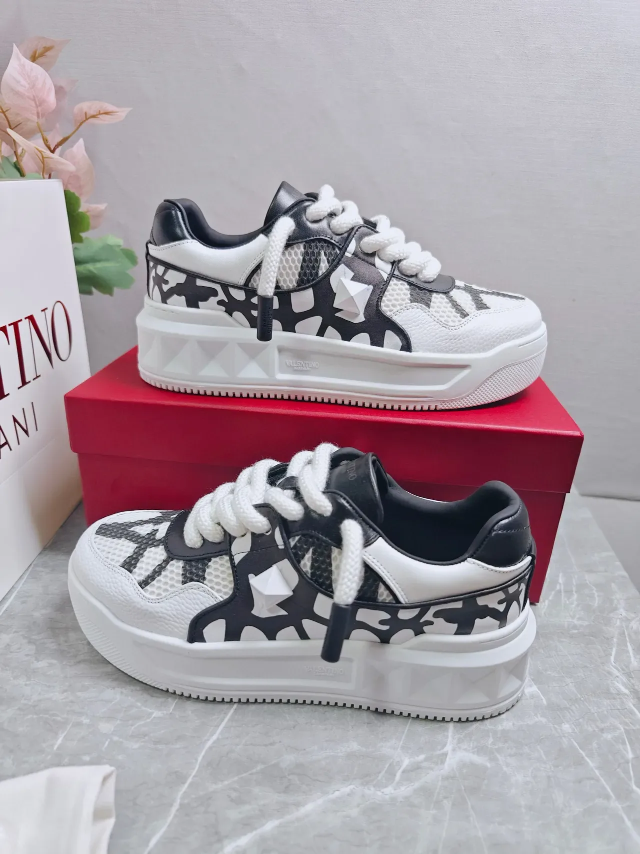 Valentino White Black Chunky Platform Sole Mesh And Leather Paneling Lifestyle Sneakers 4