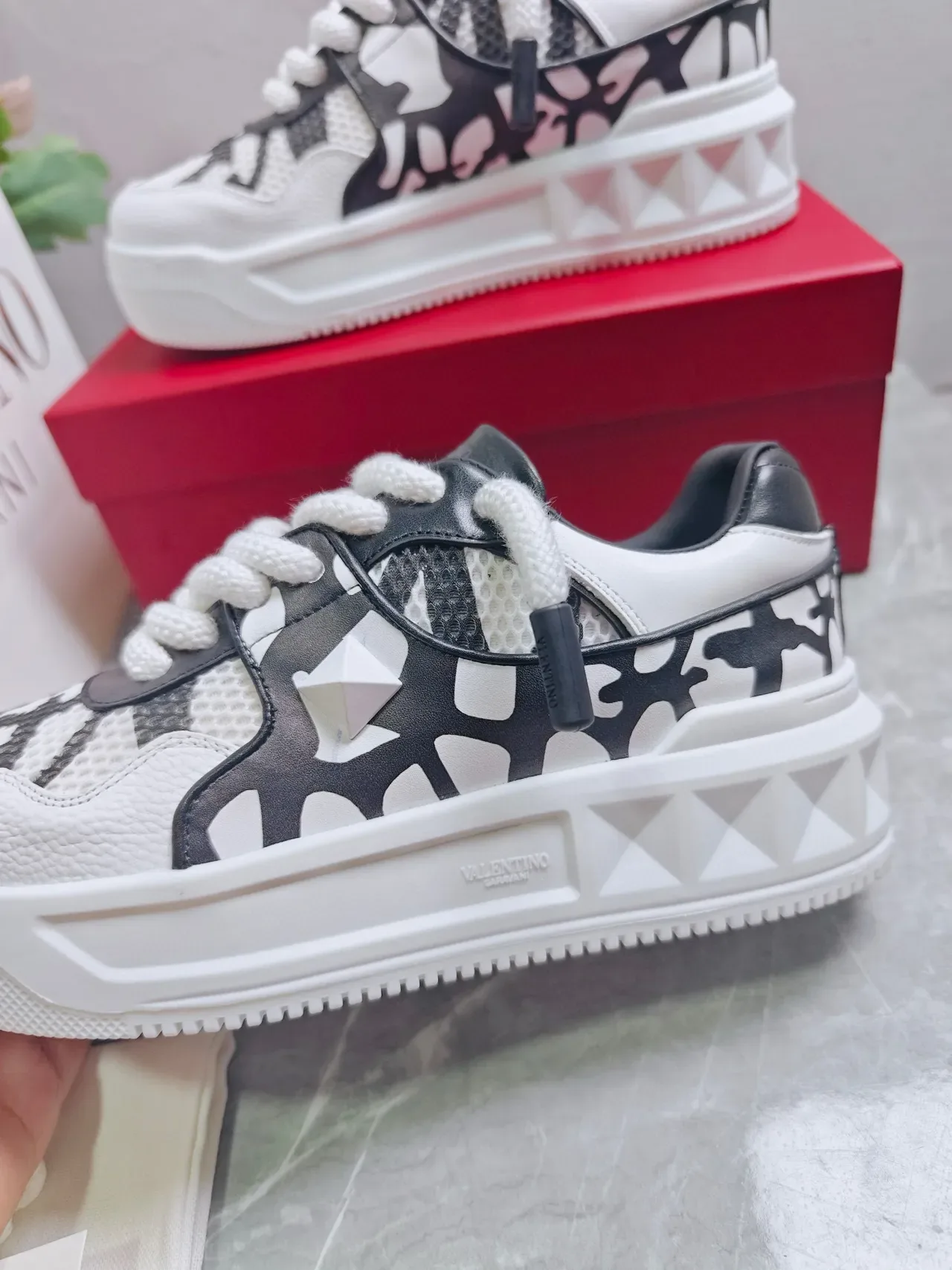 Valentino White Black Chunky Platform Sole Mesh And Leather Paneling Lifestyle Sneakers 7