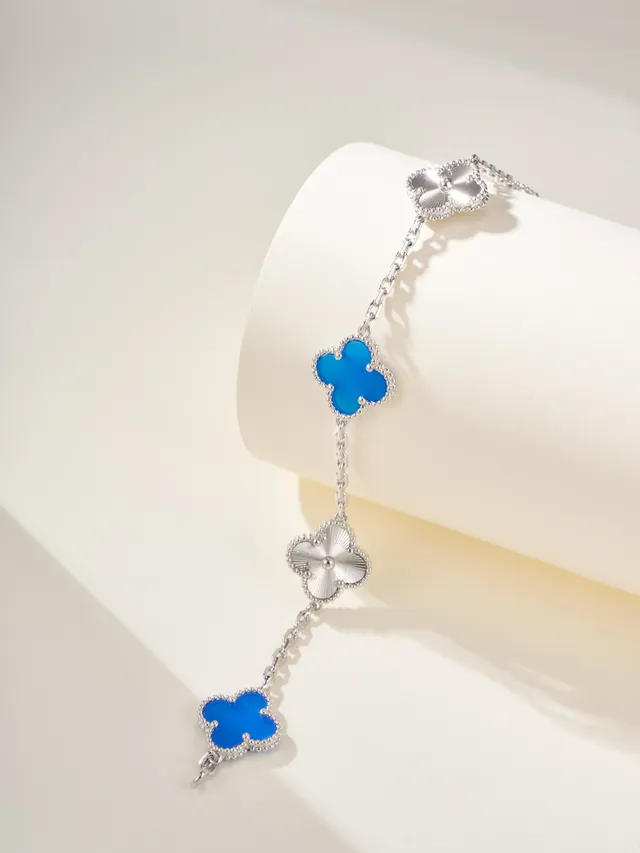 Van Cleef & Arpels Alhambra Cinq motifs émail bleu et bracelet argent 7