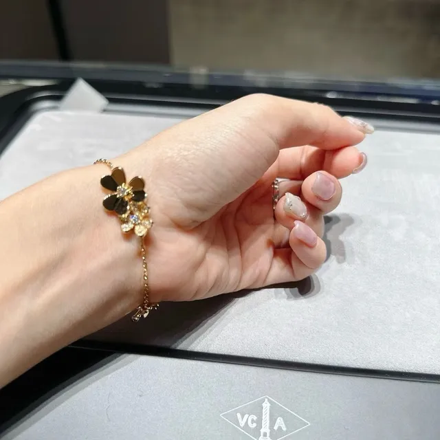 Van Cleef & Arpels Alhambra पाँच मोटिफ्स सोने और डायमंड ब्रेसलेट 6