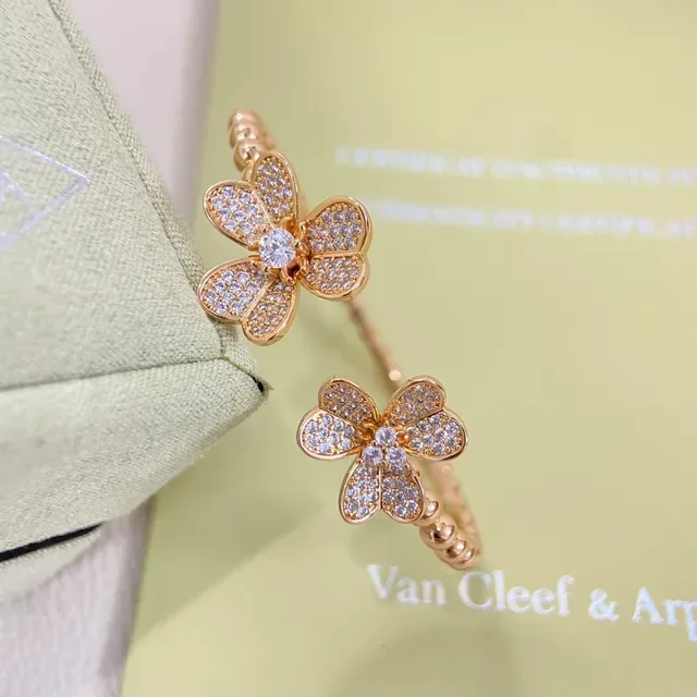 Van Cleef & Arpels Alhambra फूल Pavé-Set ओपन रिंग्स 4