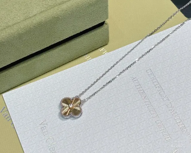 Van Cleef & Arpels Alhambra Four-Leaf Clover Gold and Diamond Necklace 8