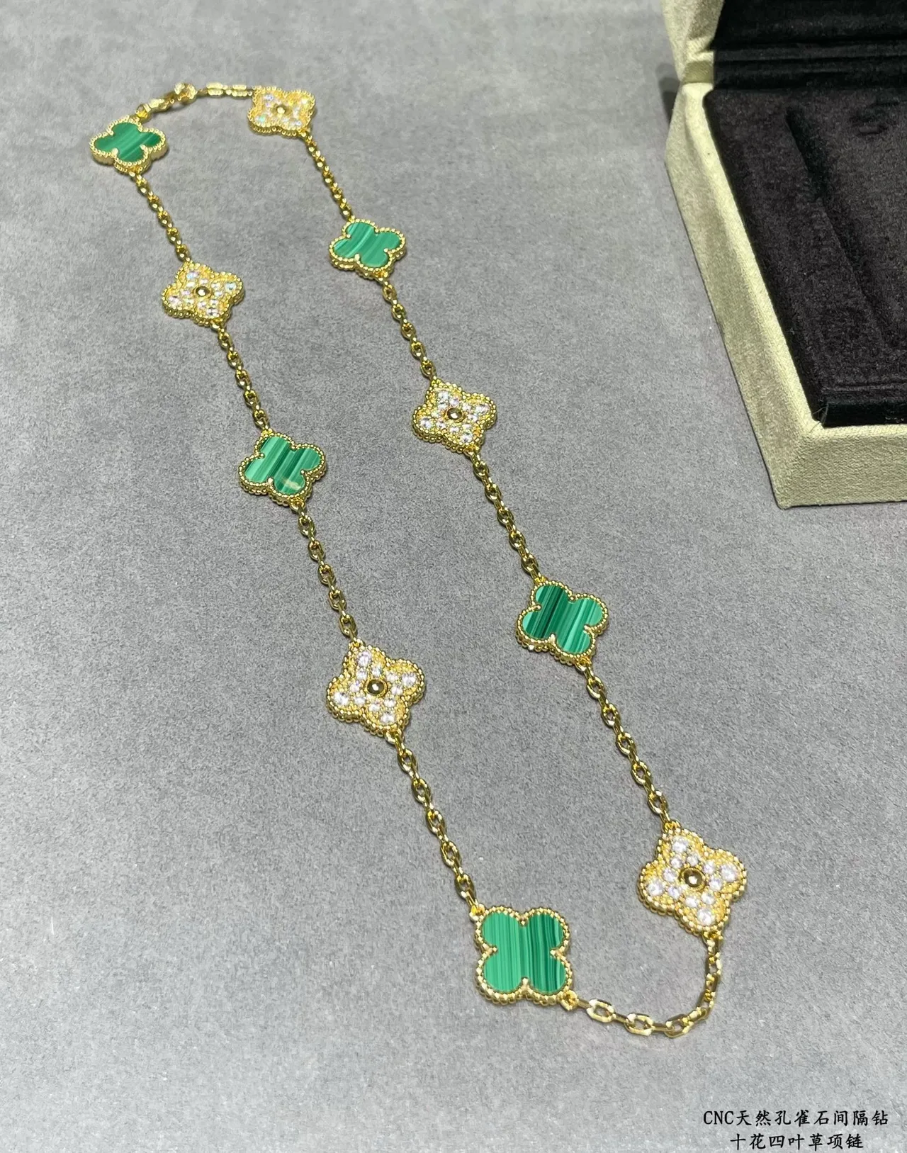 Van Cleef & Arpels Alhambra मलाशाइट पव डायमंड चारपत्ती क्लोवर हार 4